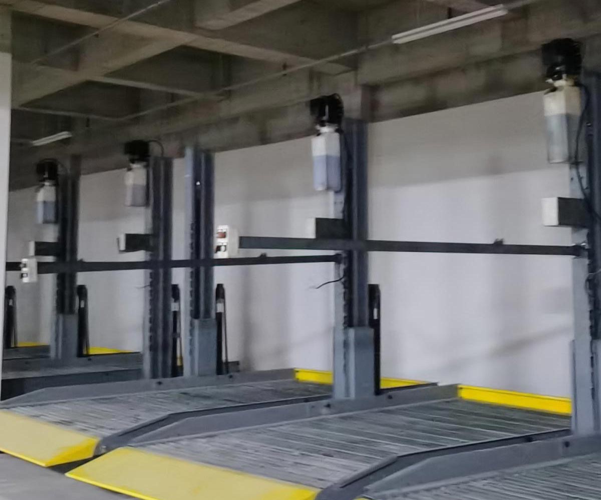 俯仰式機(jī)械停車場長租.jpg