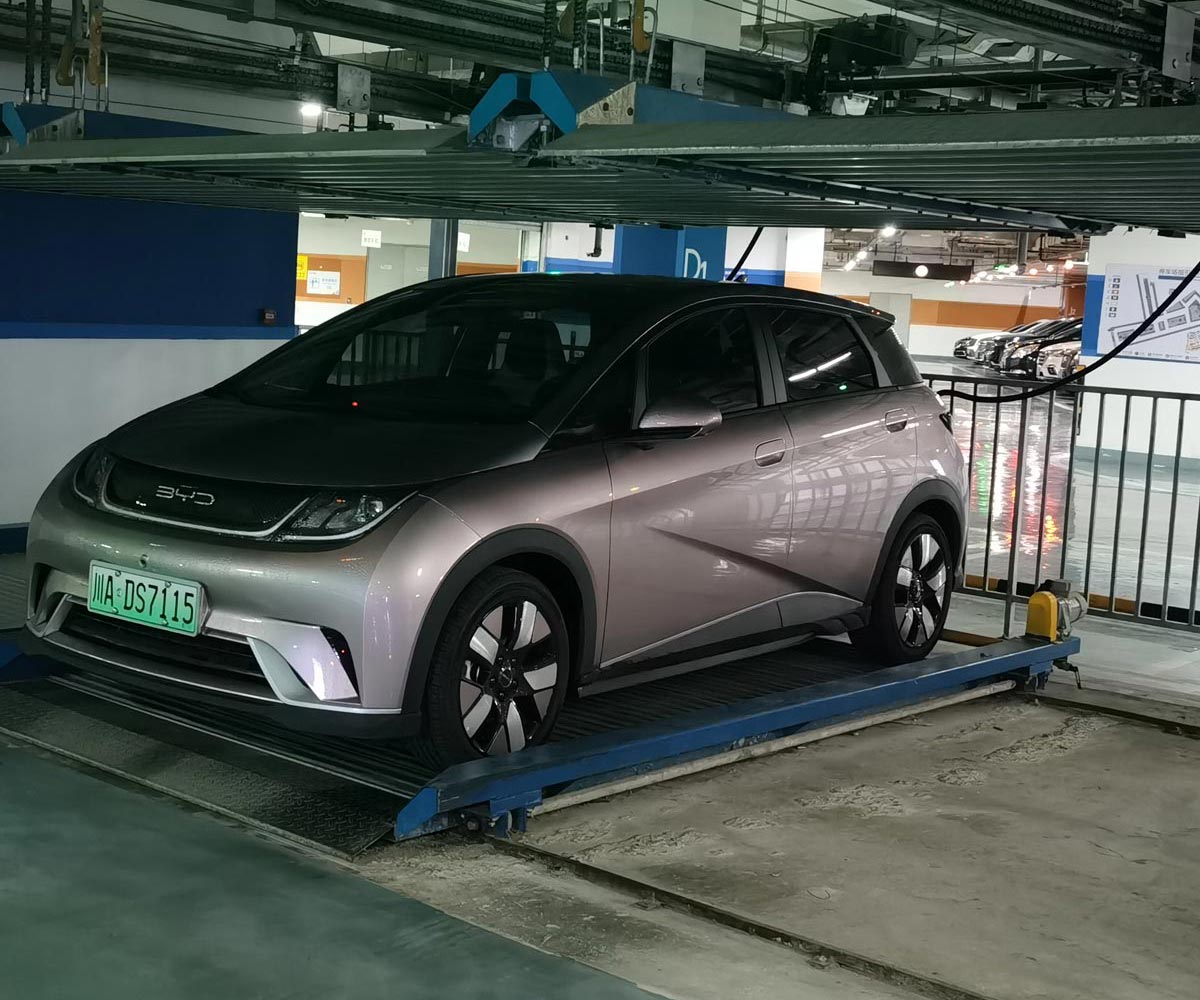 白銀立體車庫與傳統(tǒng)的自然地下車庫的對比