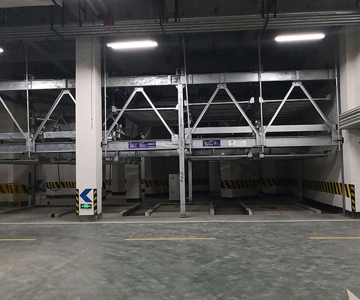 簡易升降式機械式停車庫安裝.jpg